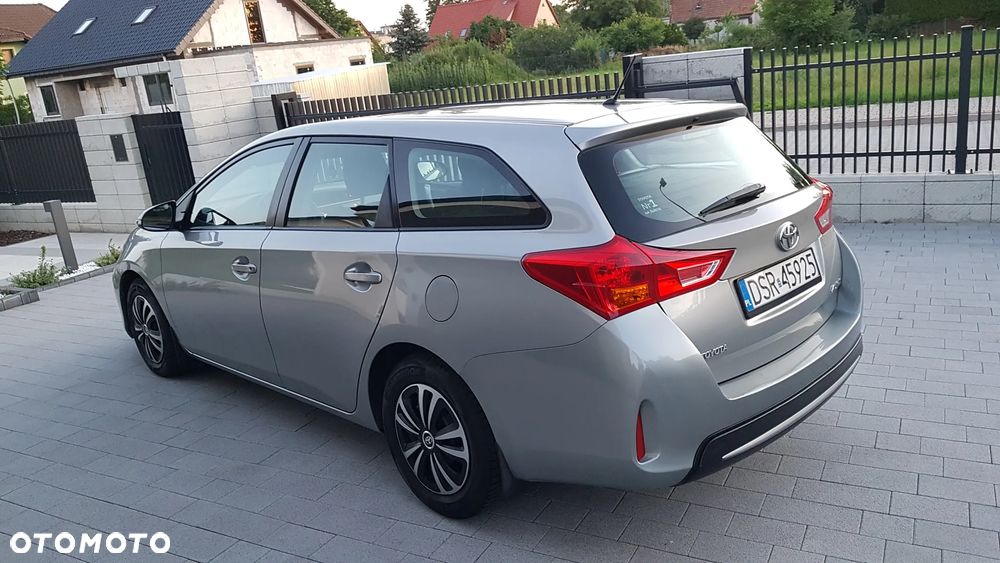 Toyota Auris 1.4 D-4D Comfort - 3