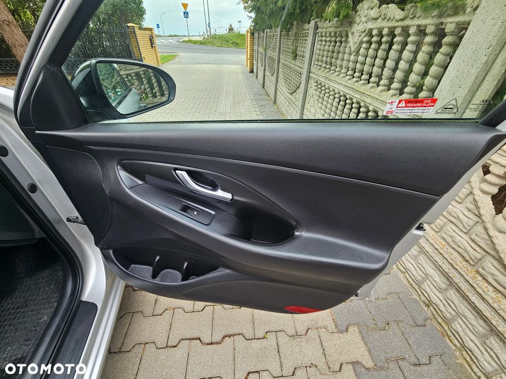 Hyundai i30 i30cw 1.6 CRDi Intro Edition - 18