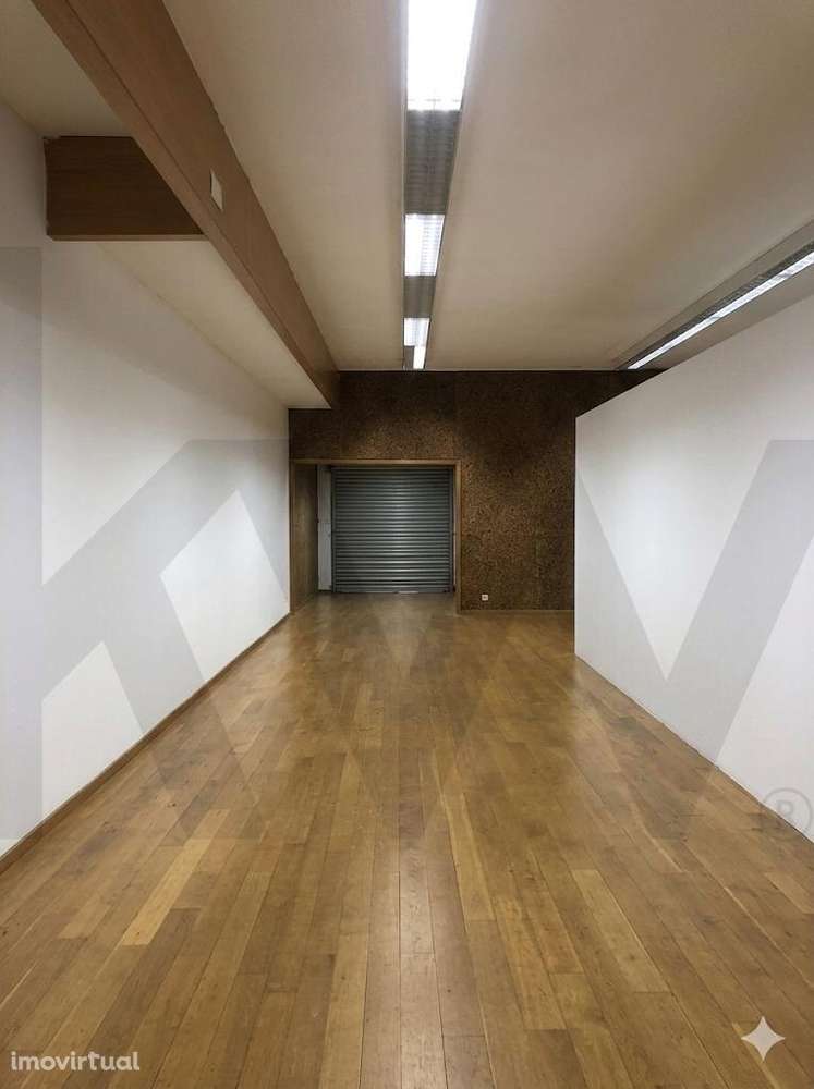 Prédio Urbano, rés-do-chão, 1º e 2º andares - comércio e escritórios - Grande imagem: 5/10