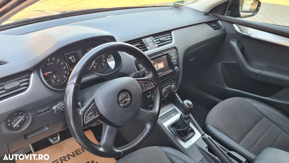 Skoda Octavia 2.0 TDI ELEGANCE - 23