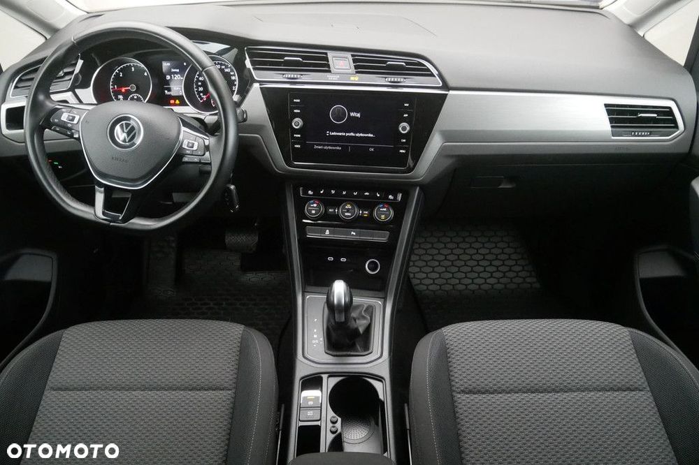 Volkswagen Touran - 8