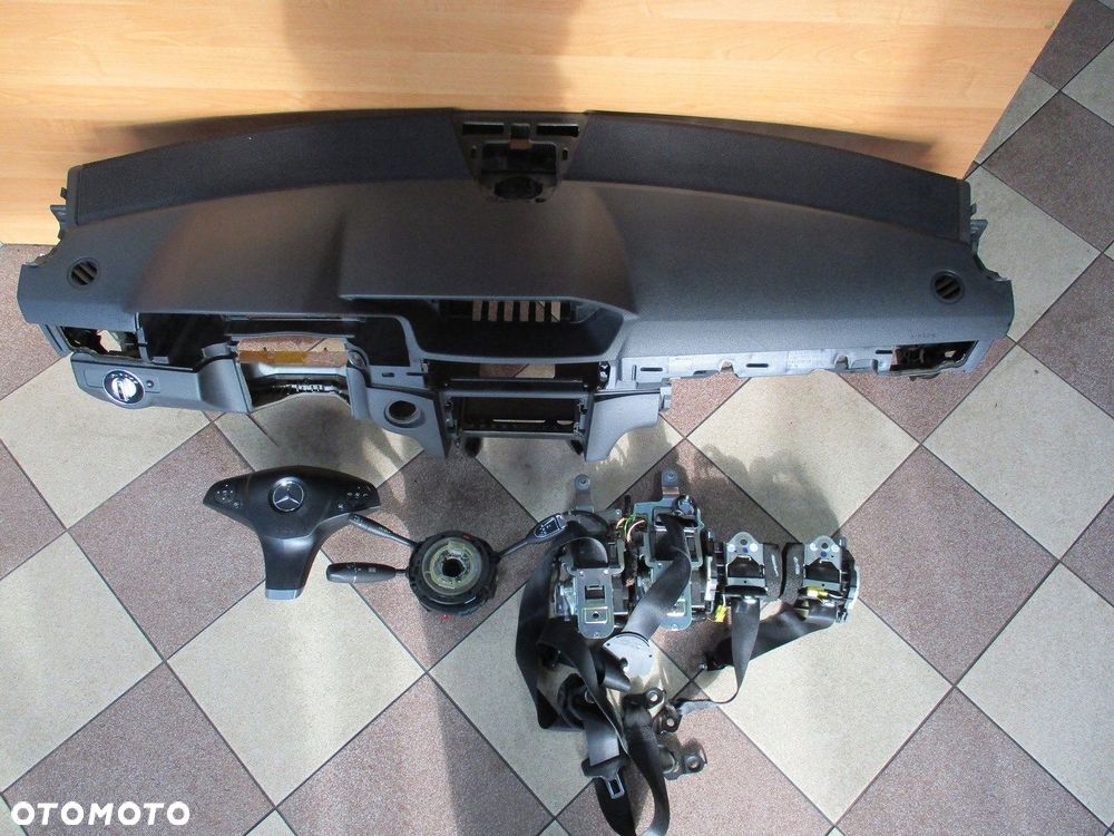 Konsola pulpit deska MERCEDES E KLASA 212 - 2