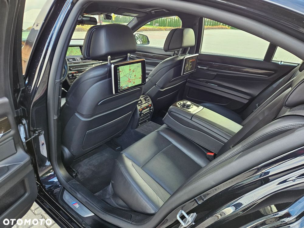 BMW Seria 7 750i xDrive Edition Exclusive - 13