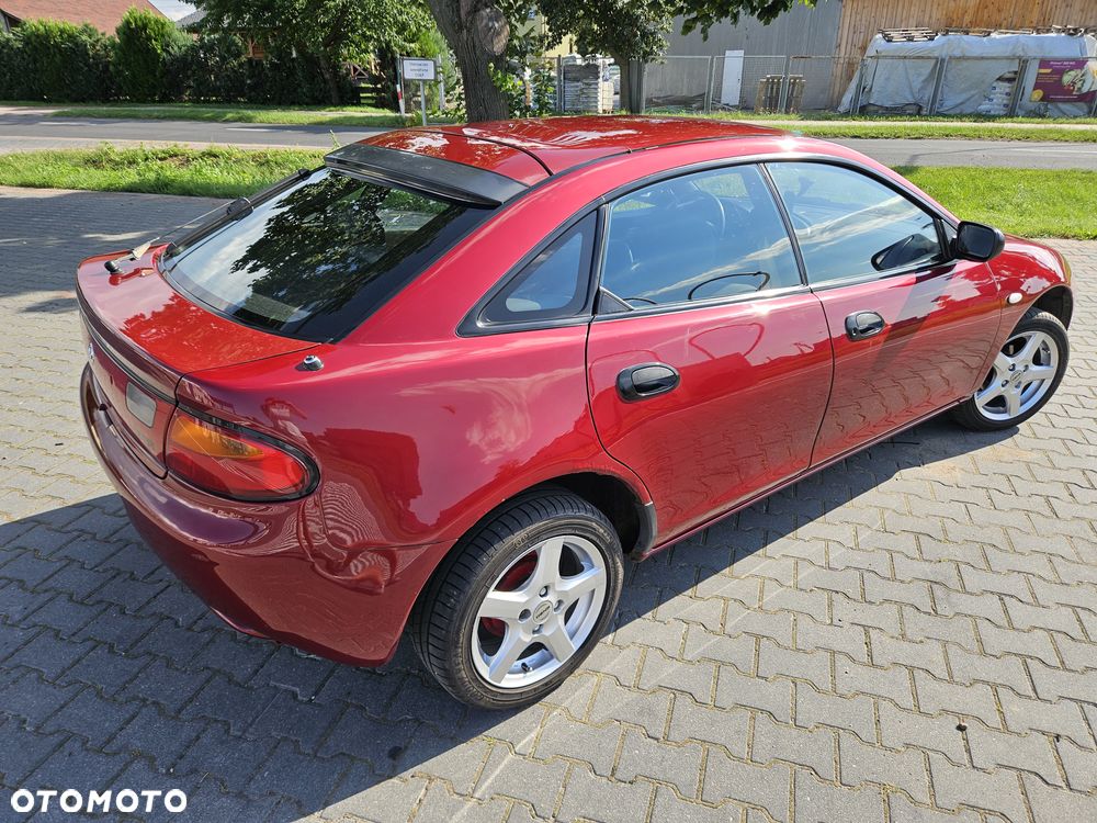 Mazda 323F - 15