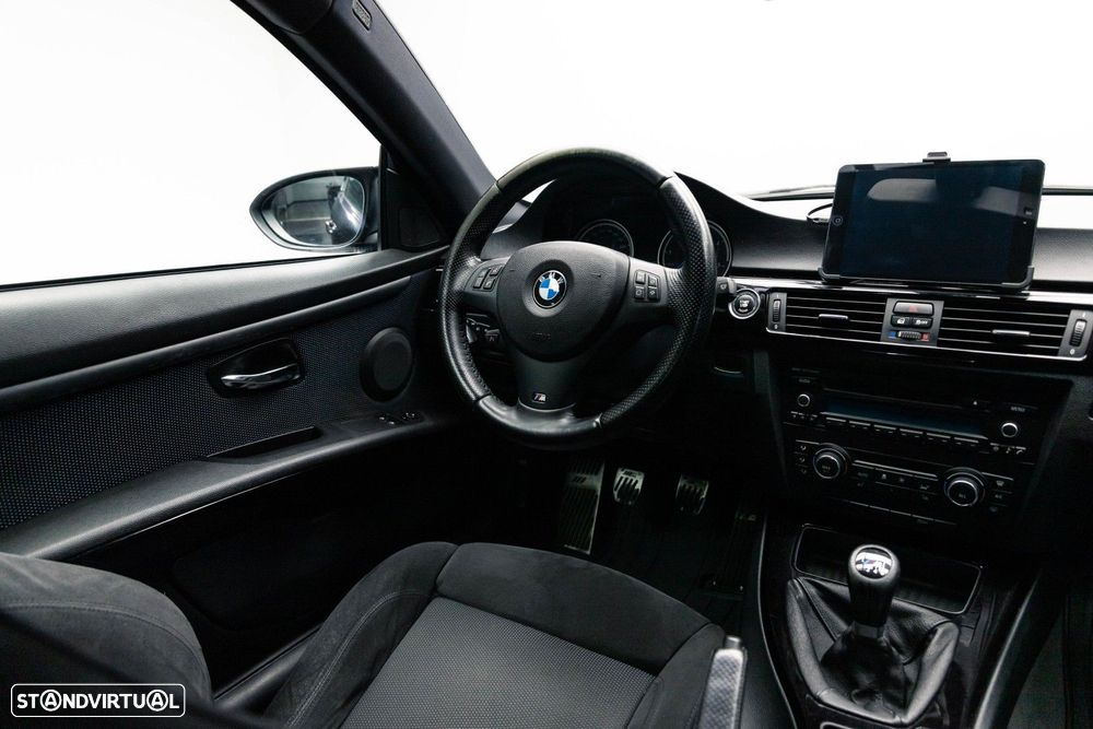 BMW 320 d Coupe Edição M - 15