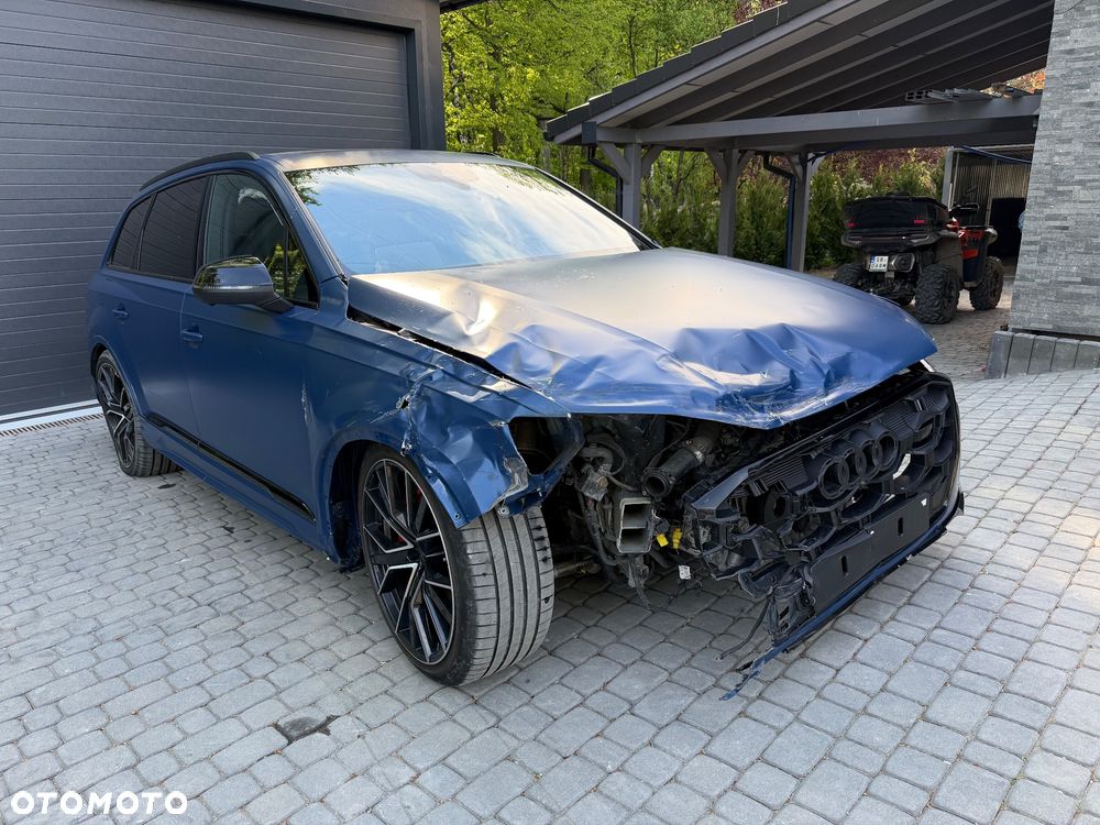 Audi SQ7 - 7