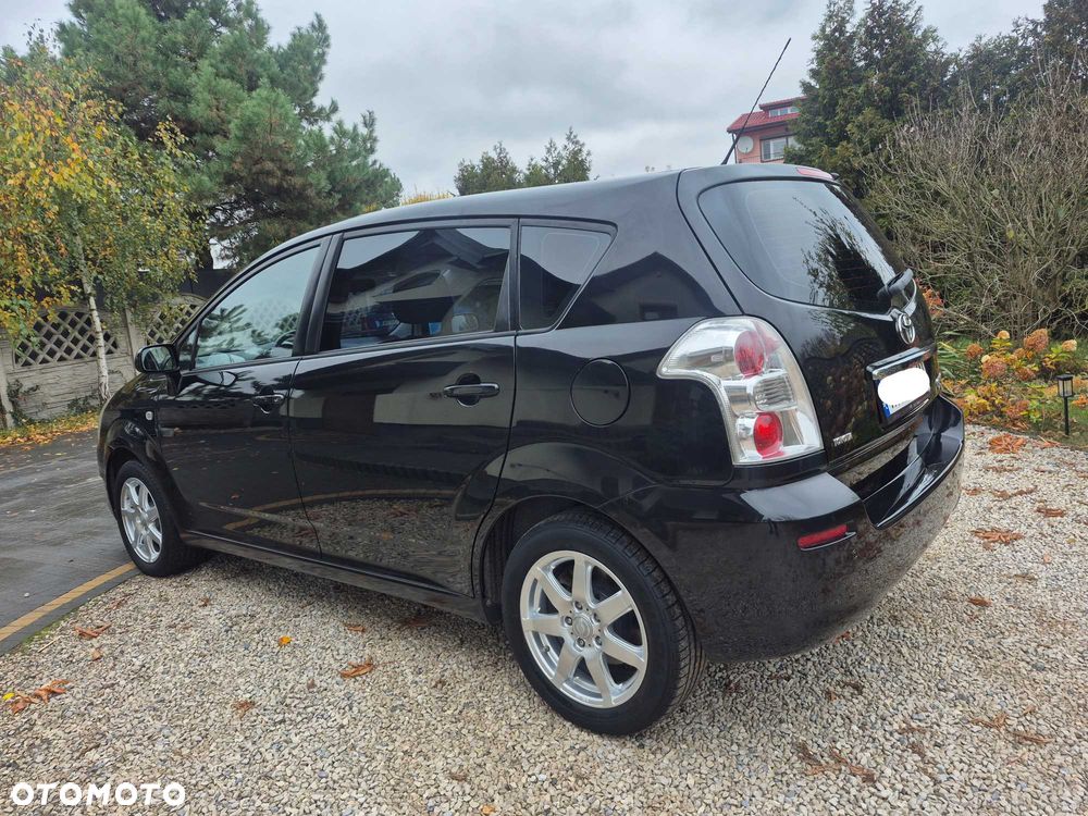 Toyota Corolla Verso - 5