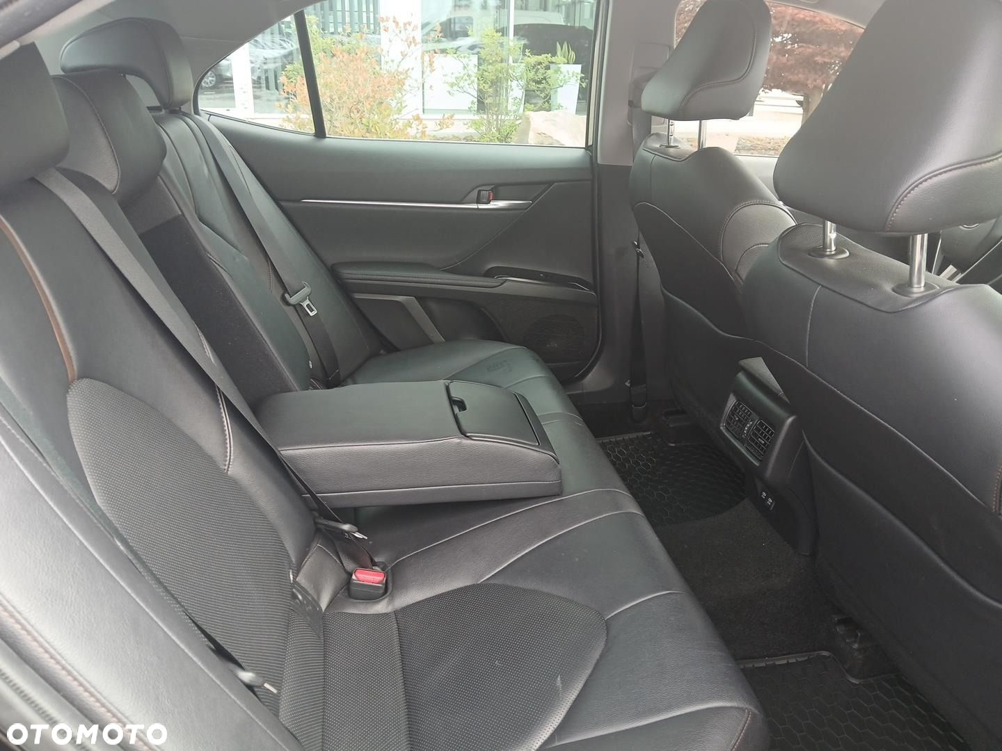Toyota Camry 2.5 Hybrid Executive CVT - 10