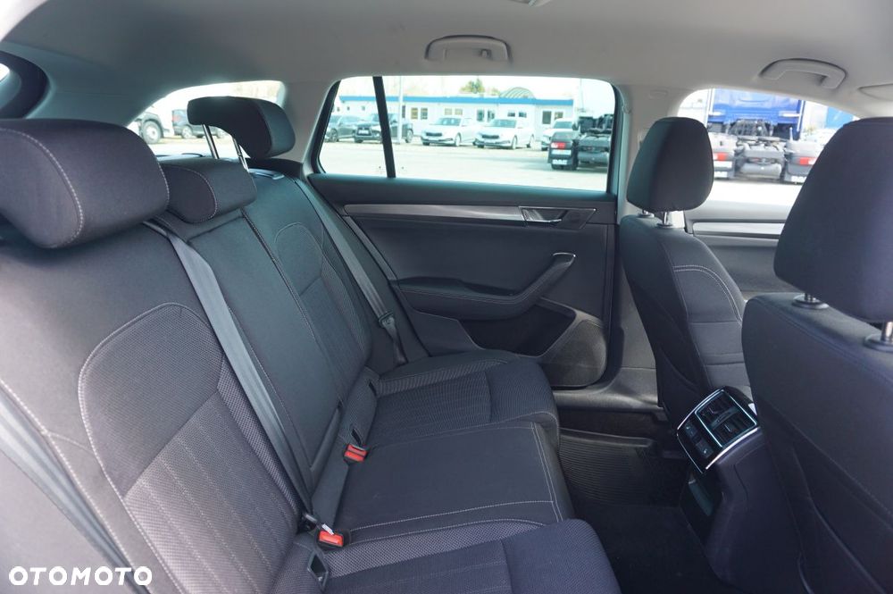 Skoda Superb 2.0 TDI SCR 4x4 Ambition DSG - 13