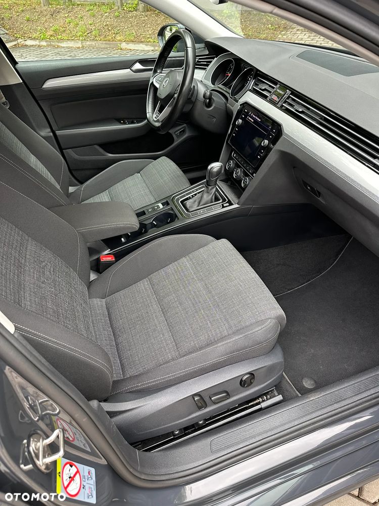 Volkswagen Passat 2.0 TDI SCR DSG 4Motion Business - 20