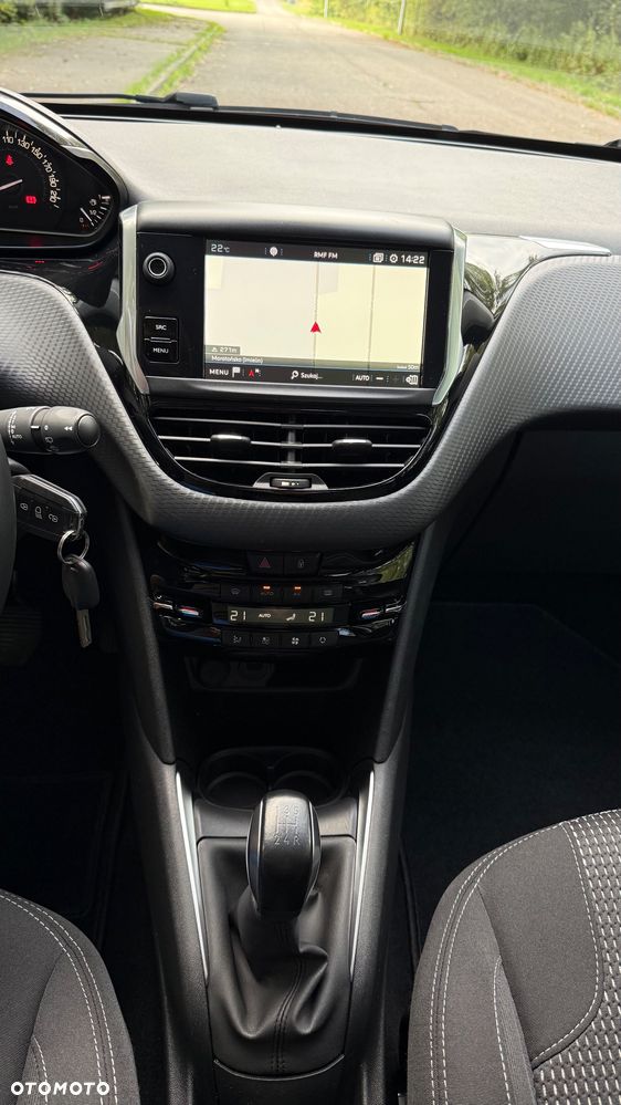 Peugeot 208 PureTech 82 Start & Stop Allure - 13