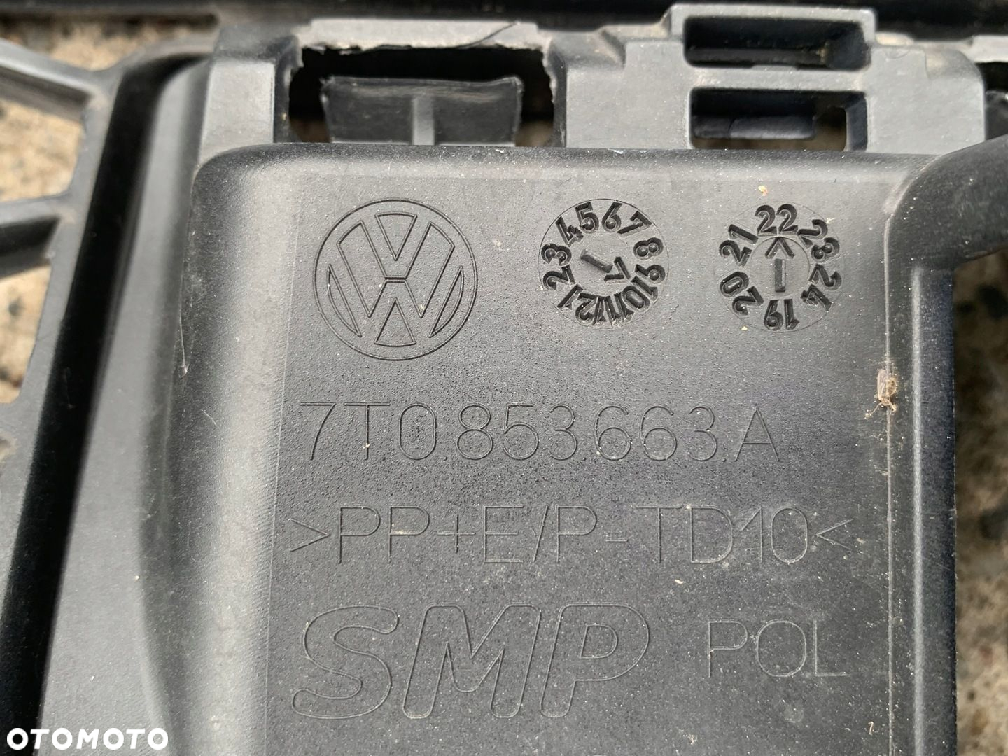 Zderzak przedni VW T7 MultiVAN 7T0 - 13