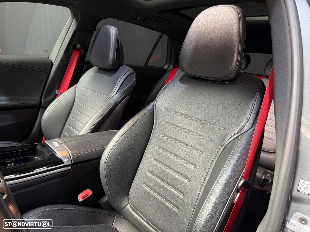 Mercedes-Benz C 300 e AMG Line - 26