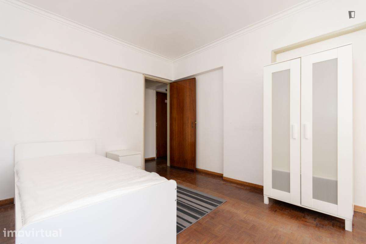 Quarto - localizado em Lisbon - Grande imagem: 5/8