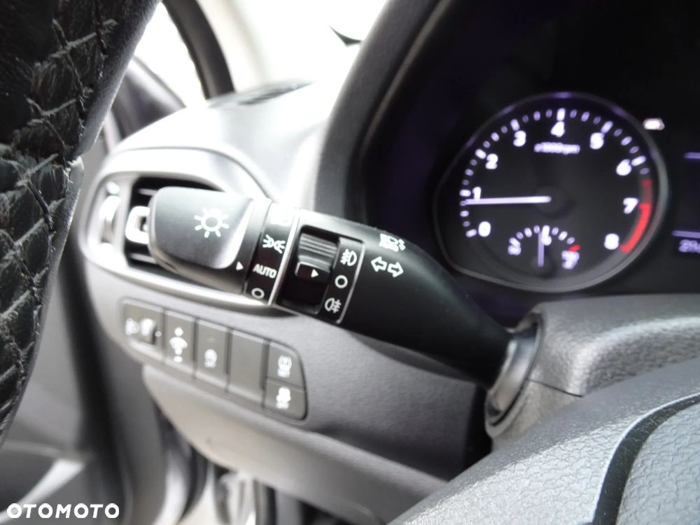 Hyundai i30 1.5 DPI Comfort - 35