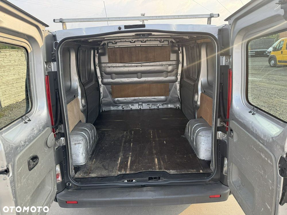 Nissan Interstar - 8