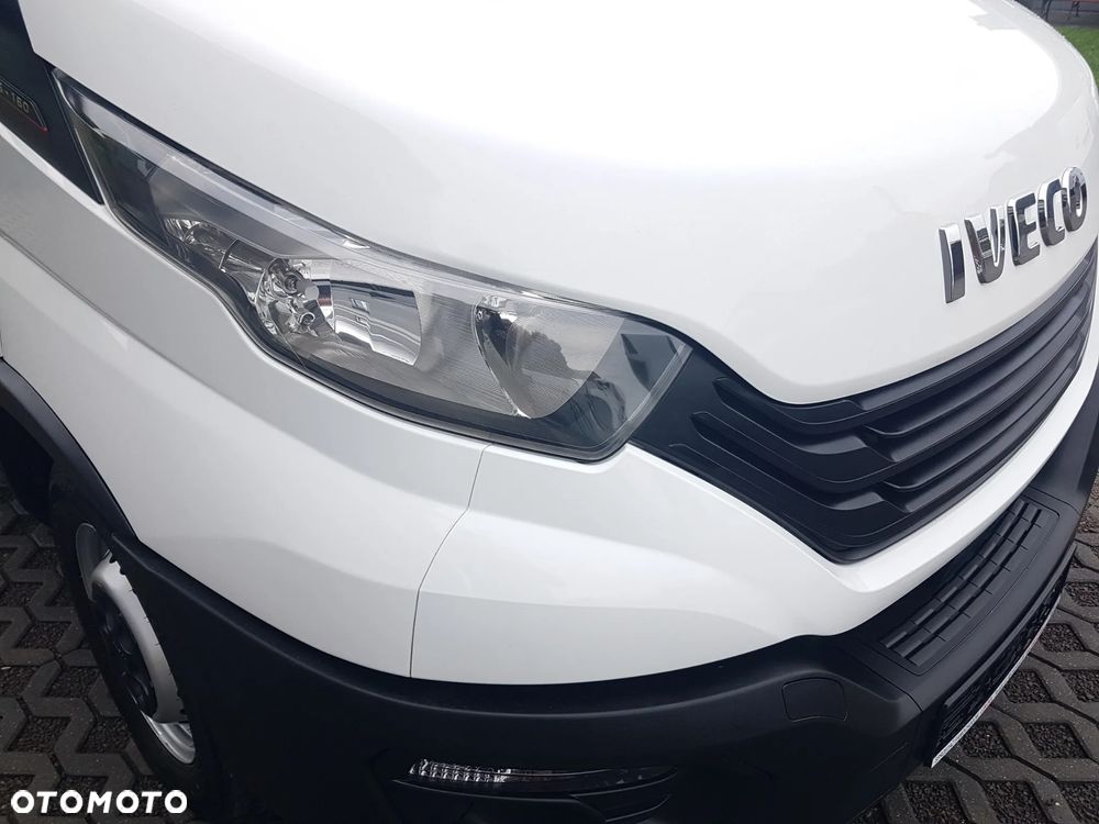 Iveco DAILY KONTENER 8EP KLIMA 4,23x2,24x2,25 3,0-160KM 35S16 KRAJOWY MANUAL 6-BIEGÓW - 31