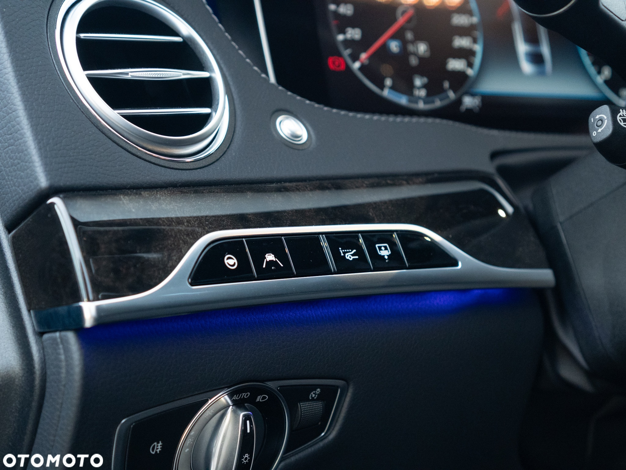 Mercedes-Benz Klasa S 560 4-Matic L 9G-TRONIC - 24