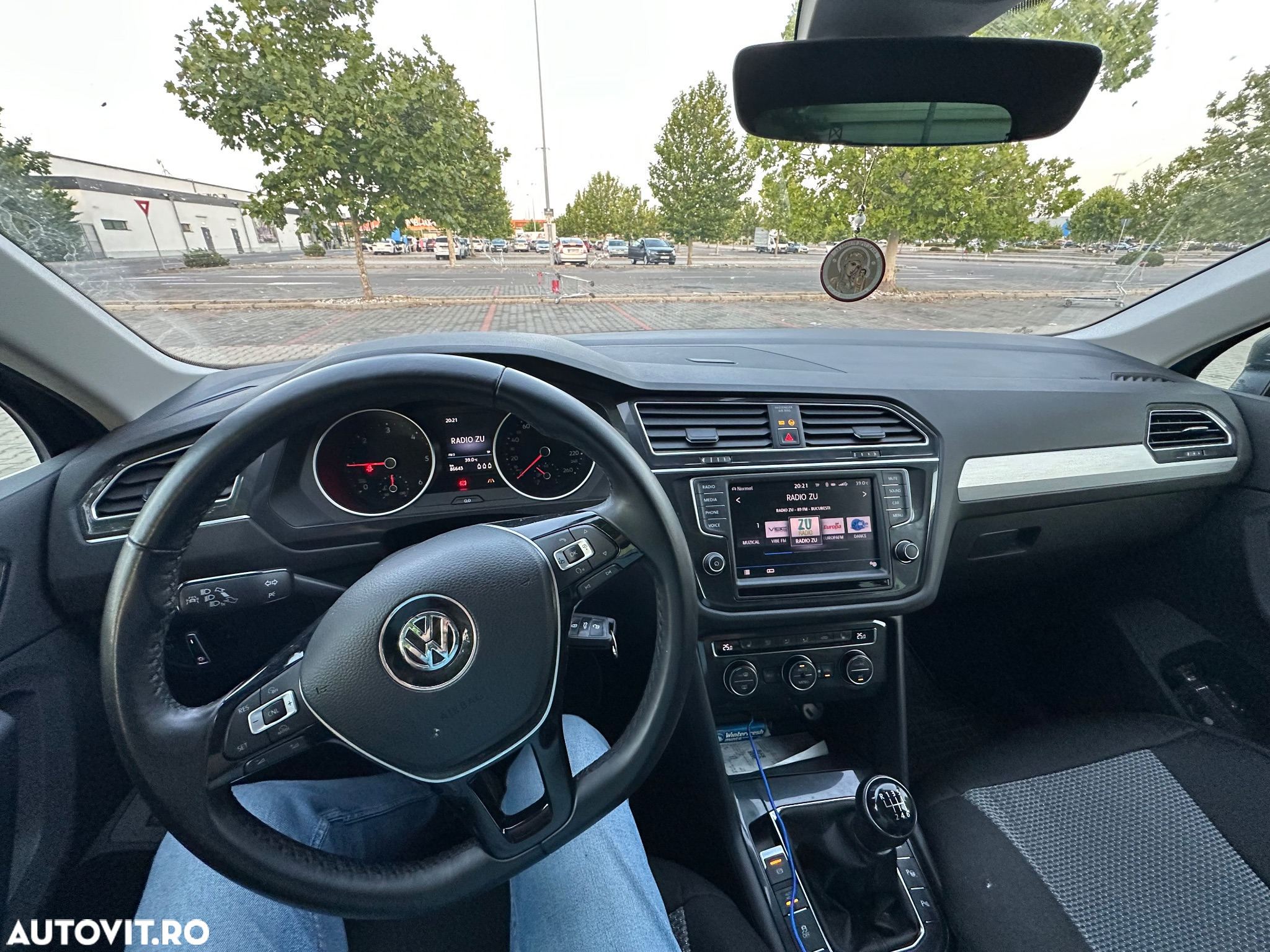 Volkswagen Tiguan - 4