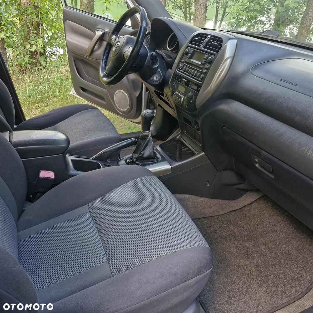 Toyota RAV4 D-4D 4x4 - 8