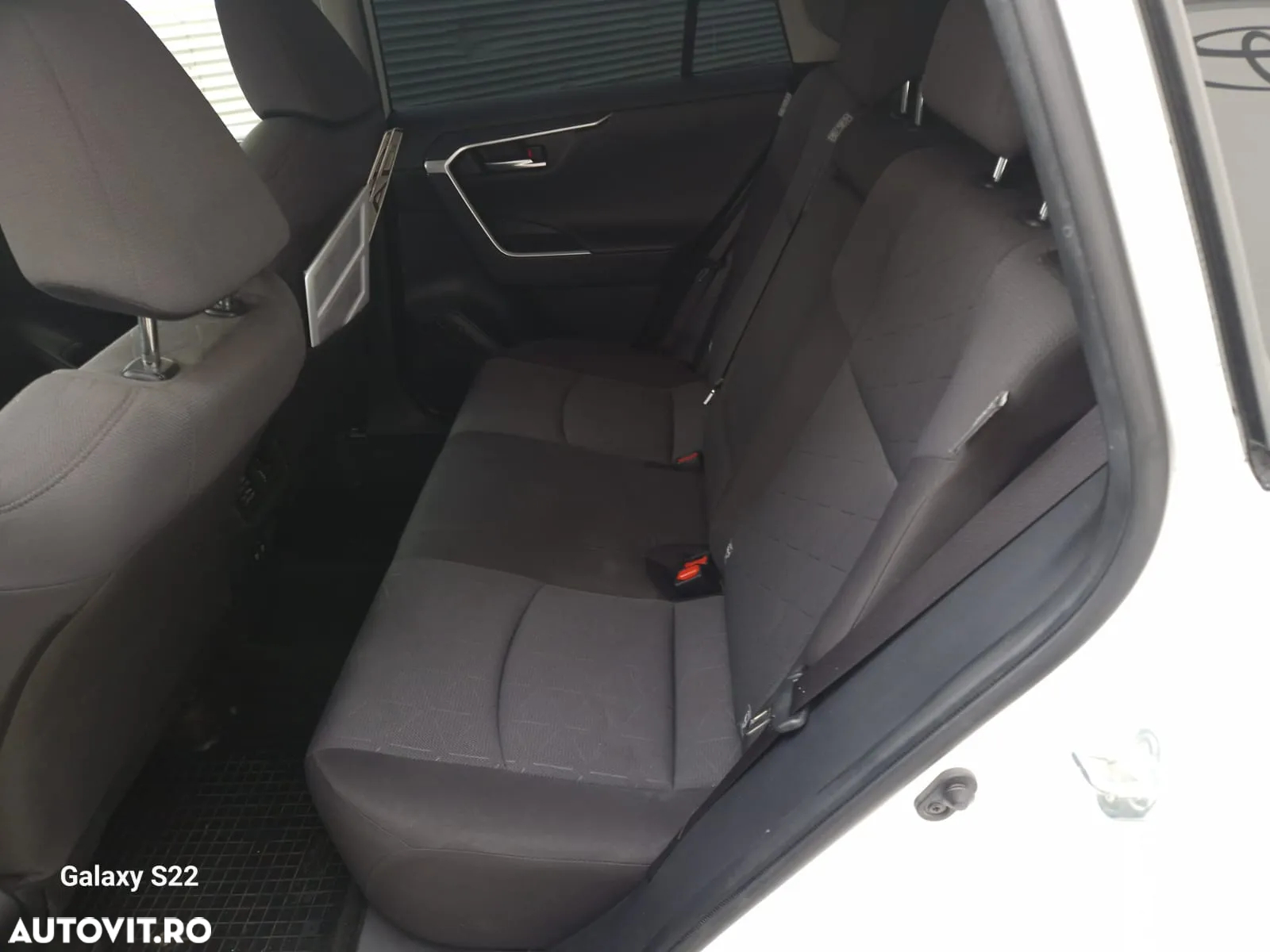 Toyota RAV4 - 11