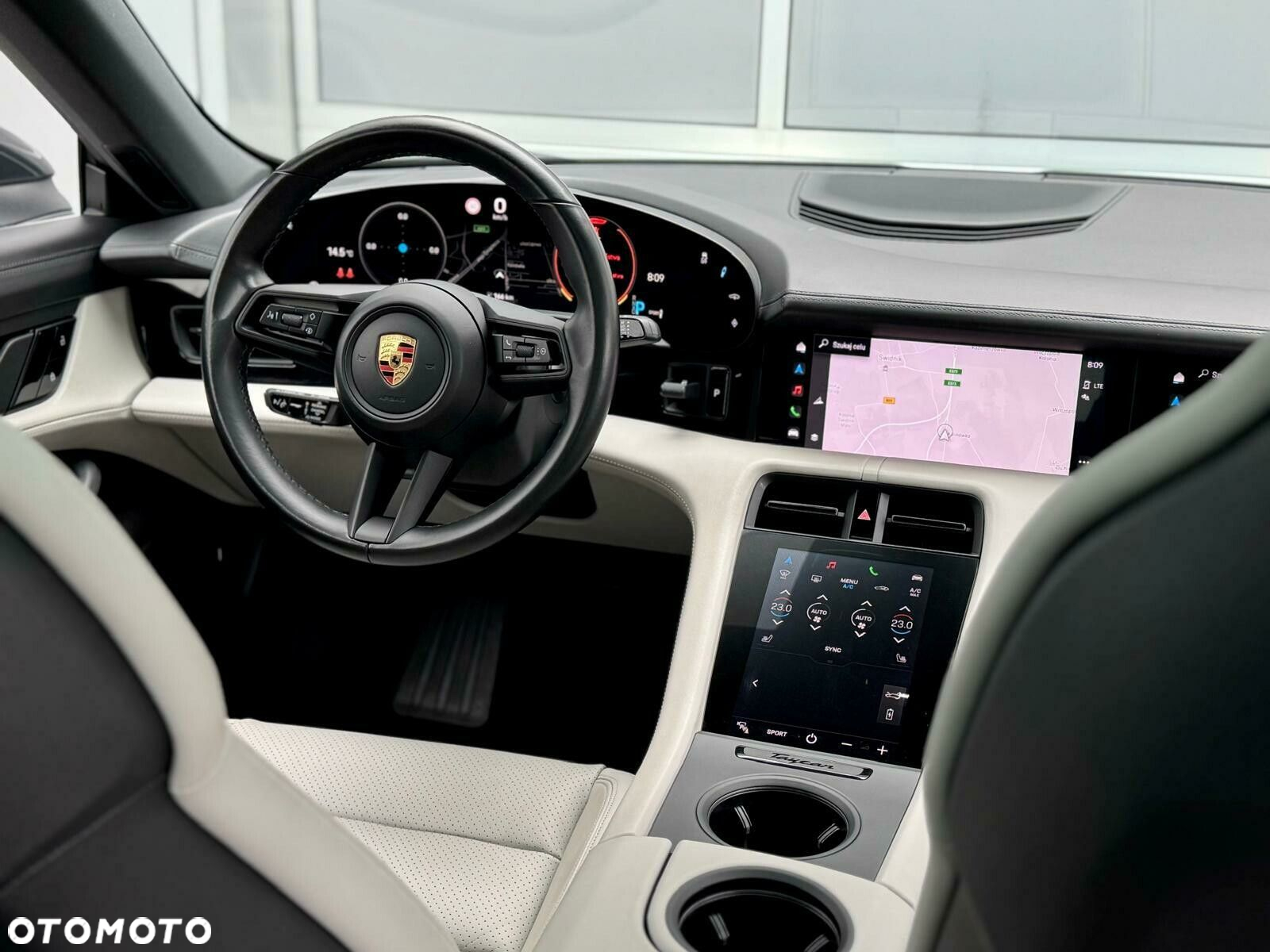 Porsche Taycan - 18
