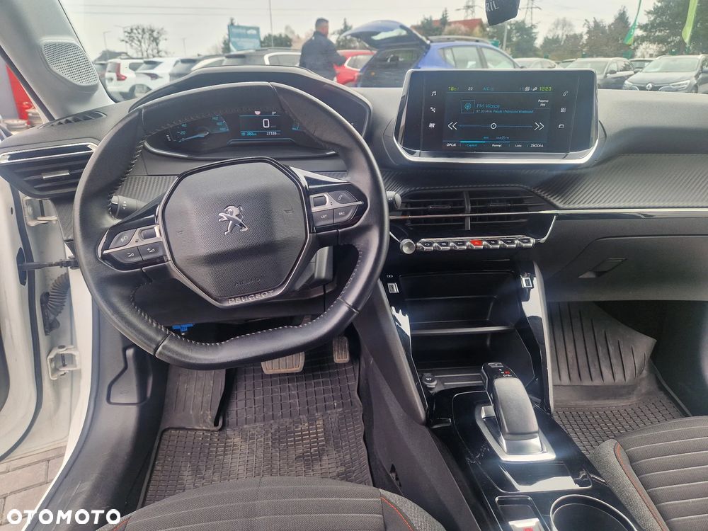 Peugeot 208 Elektromotor 136 Allure - 12
