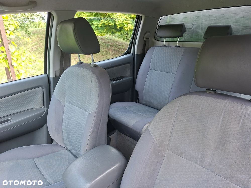 Toyota Hilux 2.5 D-4D DLX - 10