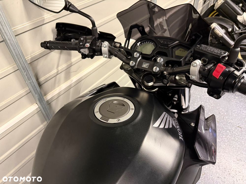 Honda CB - 11