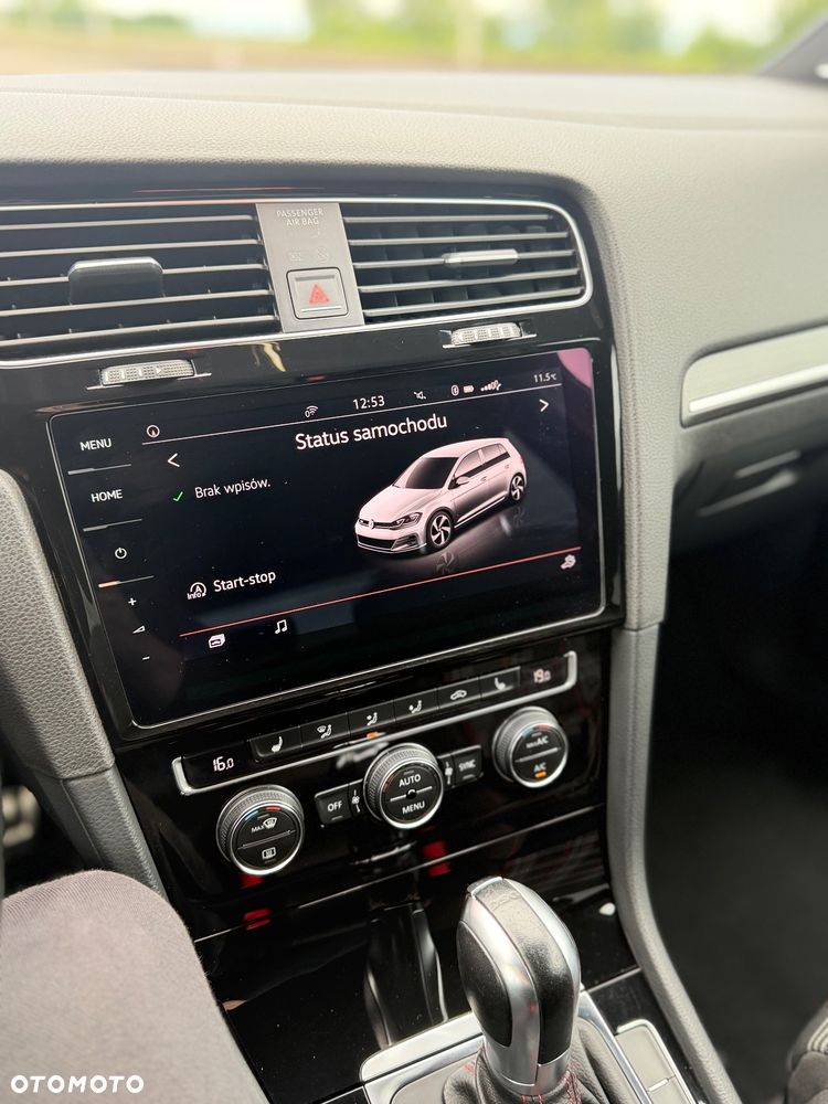 Volkswagen Golf - 26
