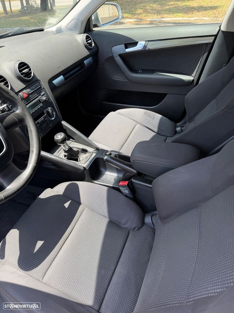 Audi A3 Sportback 2.0 TDi - 11