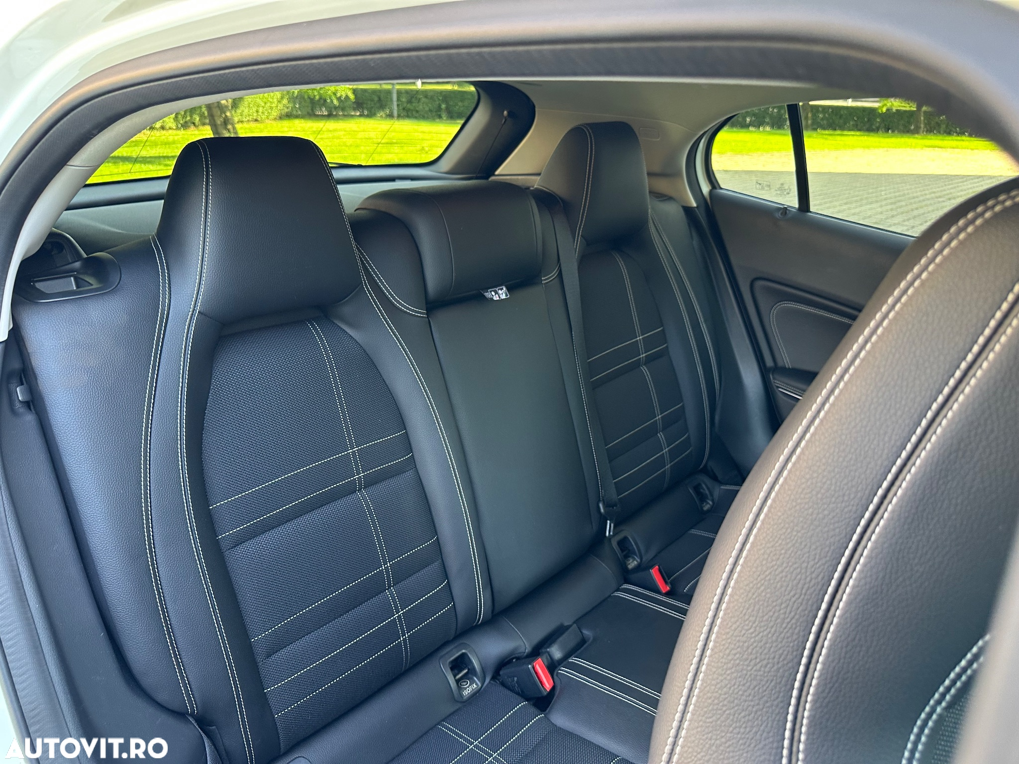 Mercedes-Benz GLA - 36