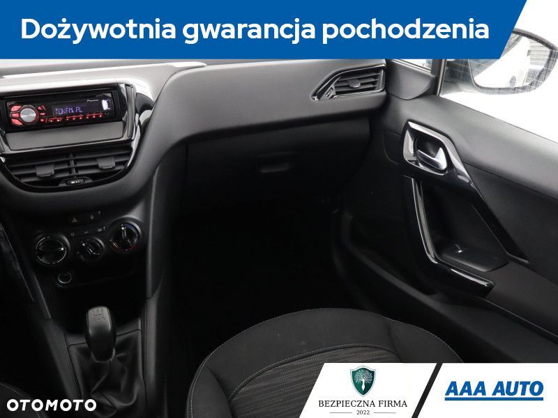 Peugeot 208 - 10