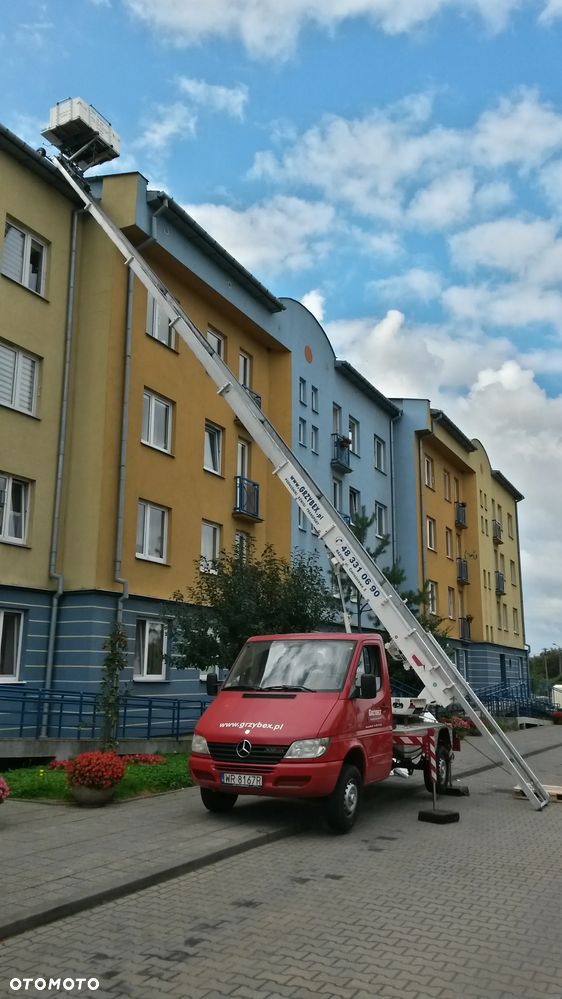 Mercedes-Benz Sprinter - 26