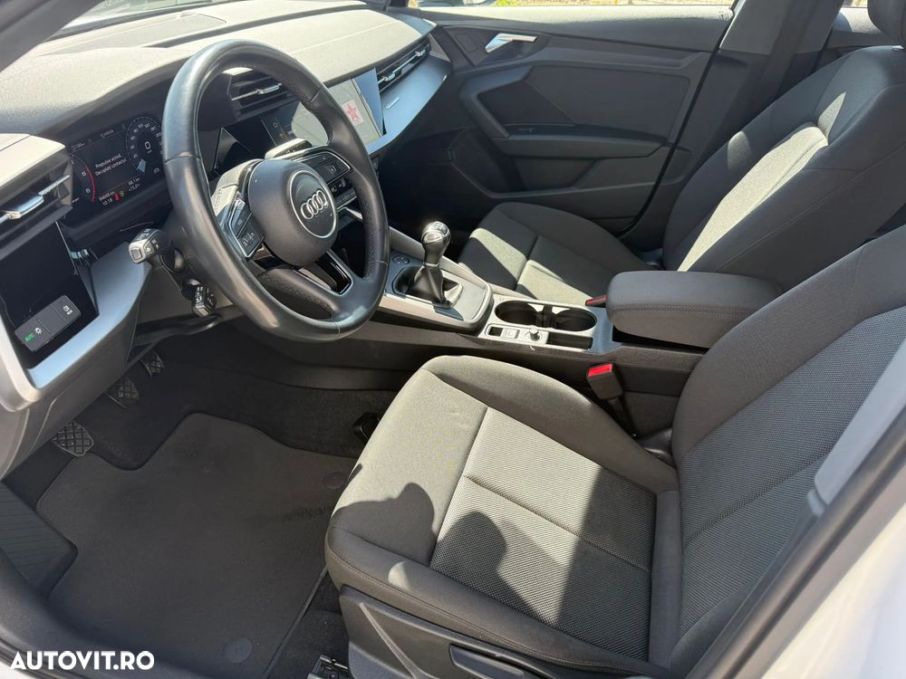 Audi A3 2.0 30 TDI Advanced - 10