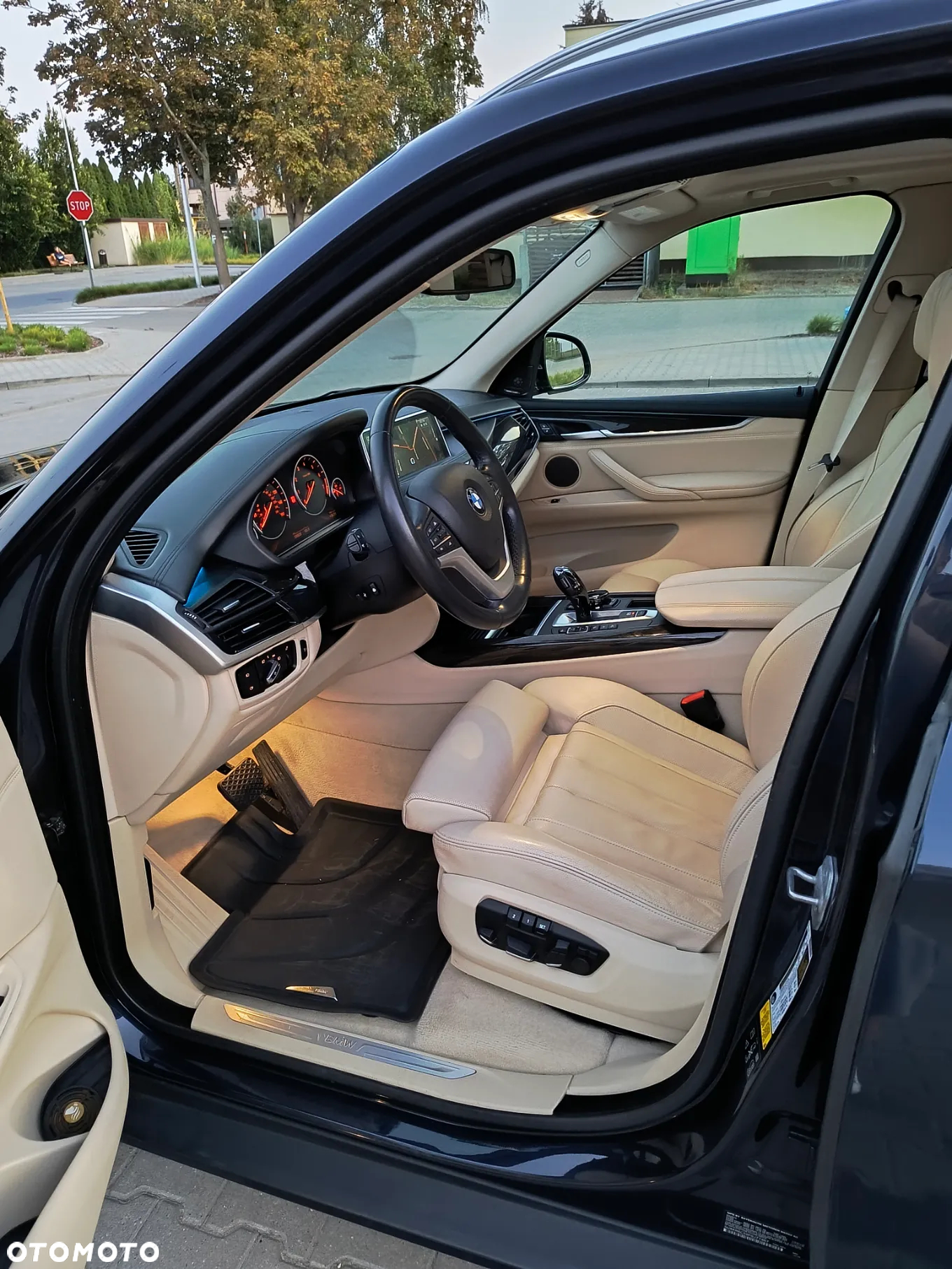 BMW X5 xDrive50i - 9