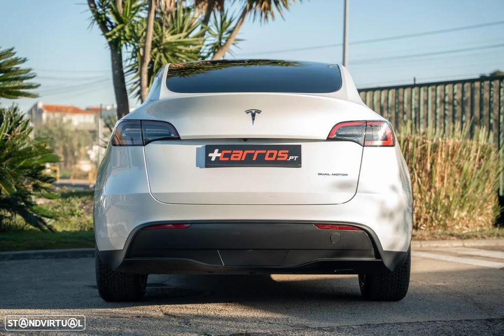 Tesla Model Y Long Range Dual Motor AWD - 4