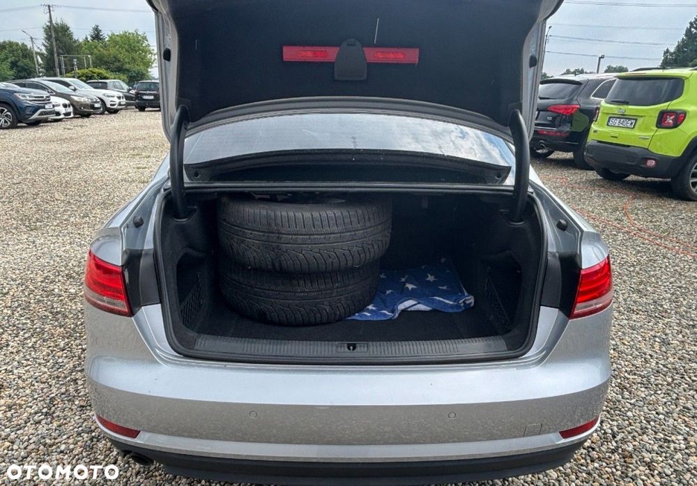 Audi A4 Limousine - 6