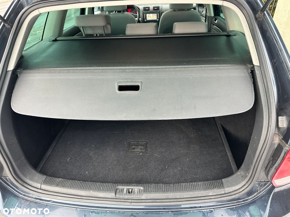 Volkswagen Golf - 22