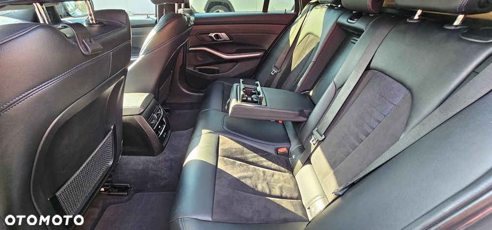 BMW Seria 3 320d xDrive M Sport sport - 32