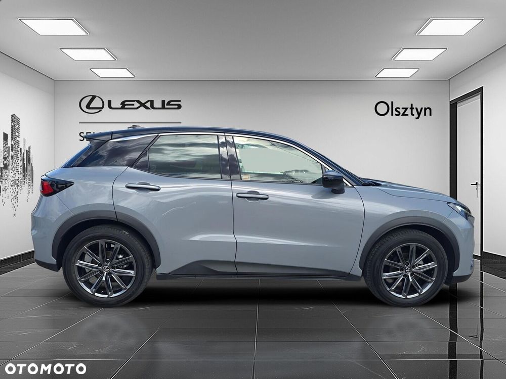Lexus LBX - 7