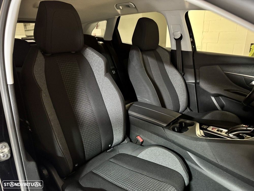 Peugeot 3008 1.2 PureTech Allure EAT8 — fotografia 32