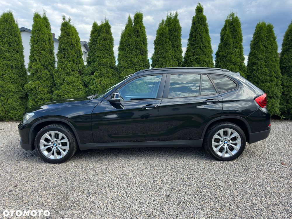 BMW X1 sDrive18d xLine - 32