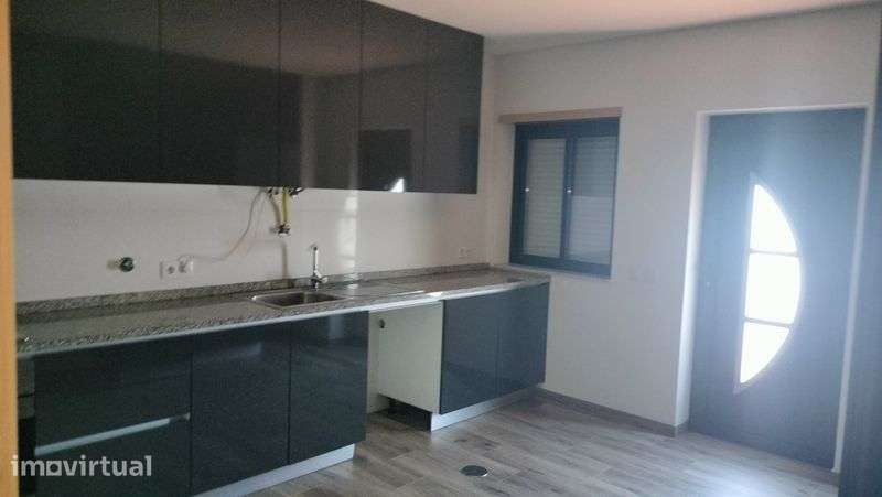 Moradia T3 para alugar - Grande imagem: 4/12