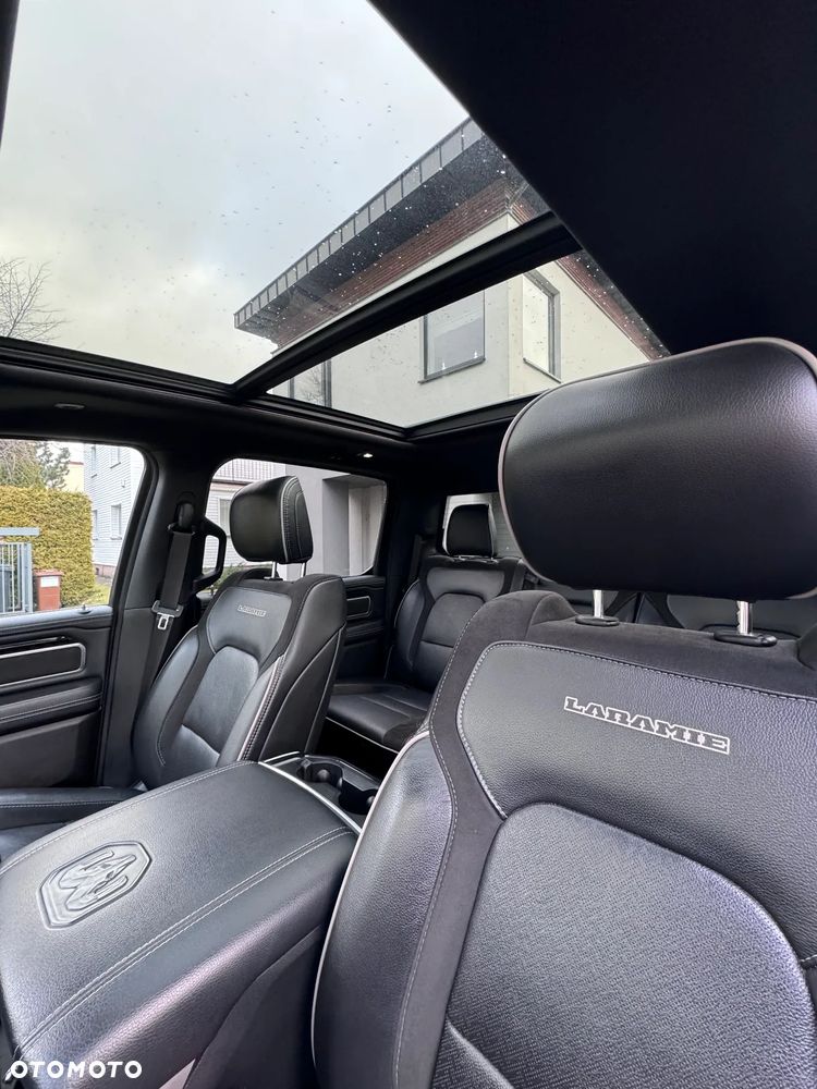 RAM 1500 Crew Cab Shortbed Laramie - 11