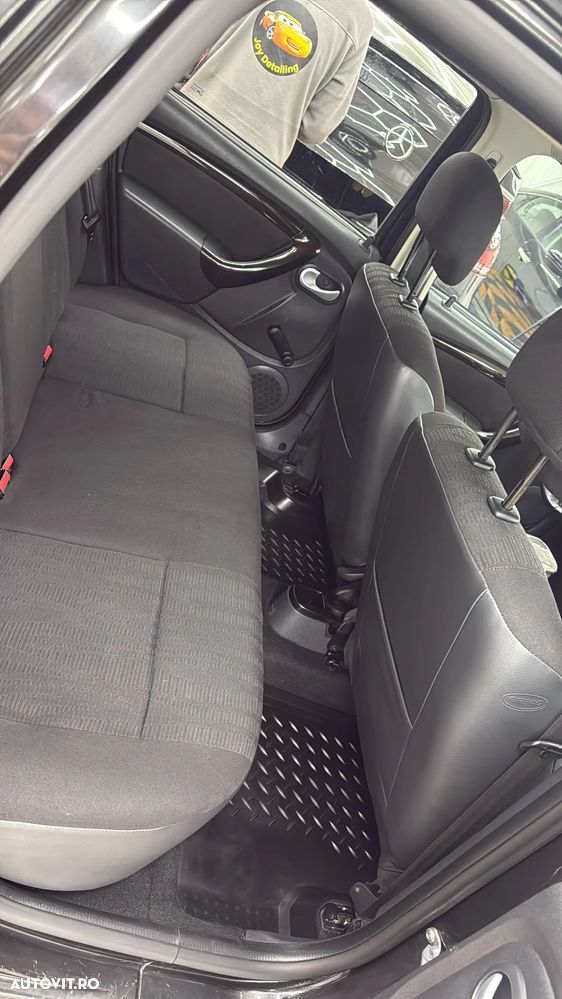 Dacia Duster 1.5 dCi 4x4 Prestige - 6