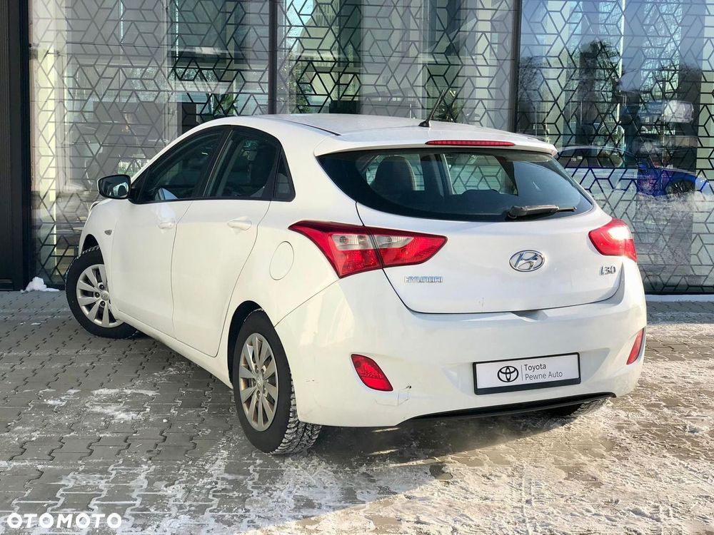 Hyundai i30 1.4 BlueDrive Base - 11