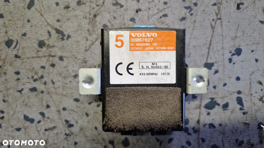 VOLVO V40 S40 MODUŁ CENTRALNEGO ZAMKA 30857627 - 1