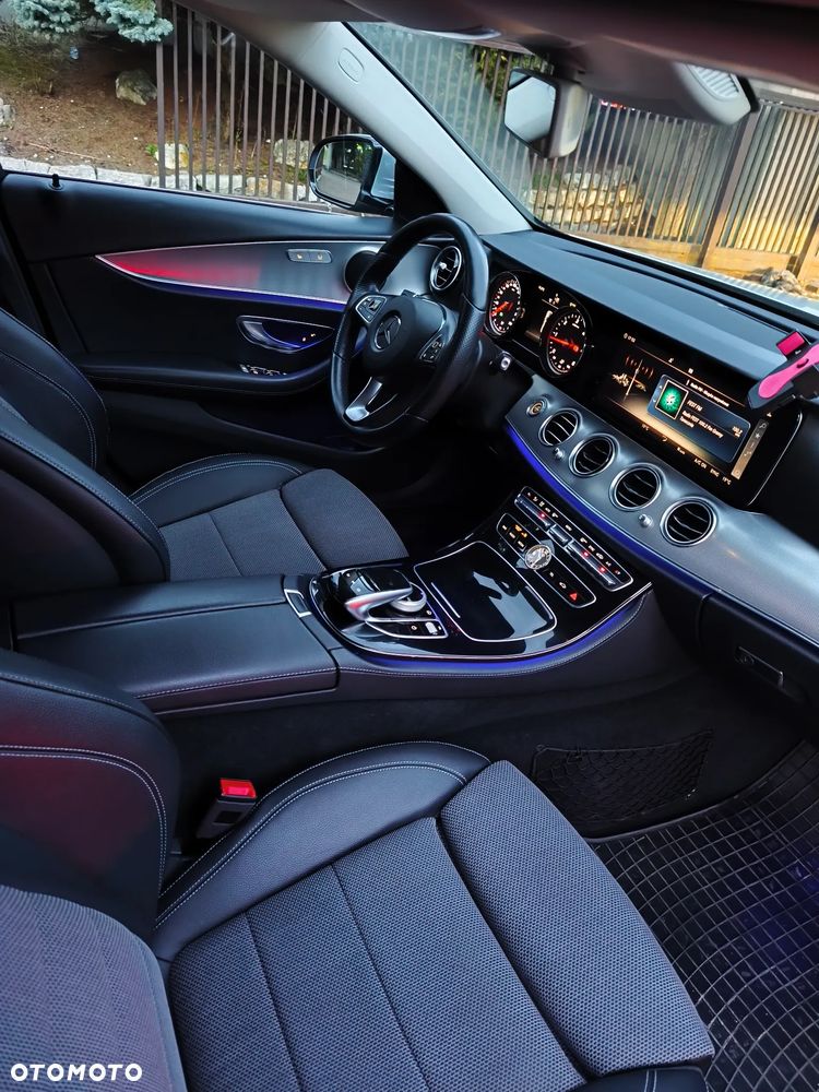 Mercedes-Benz Klasa E 220 d 4-Matic 9G-TRONIC - 16