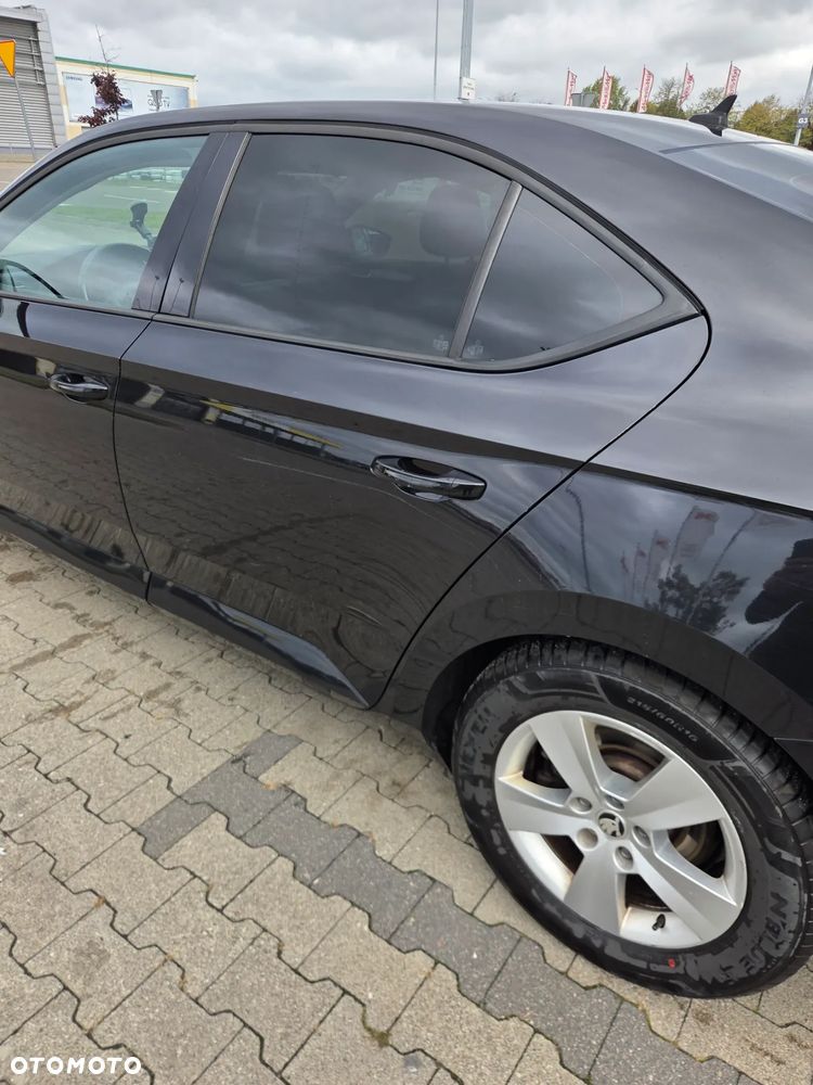 Skoda Superb 2.0 TDI Active DSG7 - 8